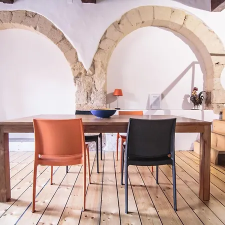 Apartment Scuderie Reali - Loft In Castello, Old Town Cagliari